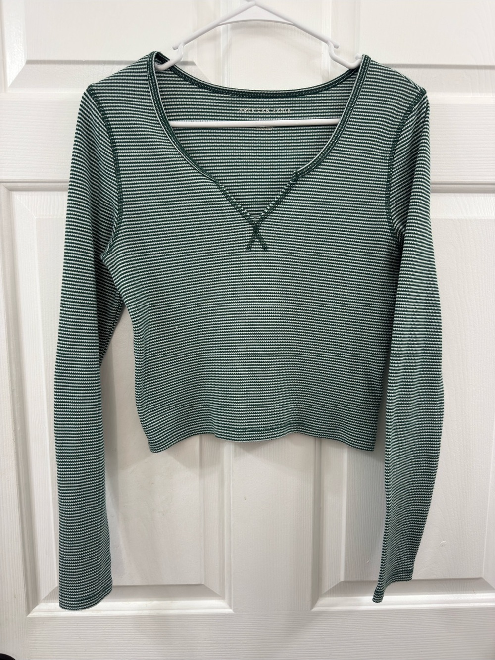 American Eagle Outfitters Green and White Striped Long Sleeve Scoop Neck Tee